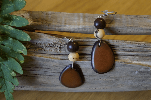 Chips marron avec graine beige et marron